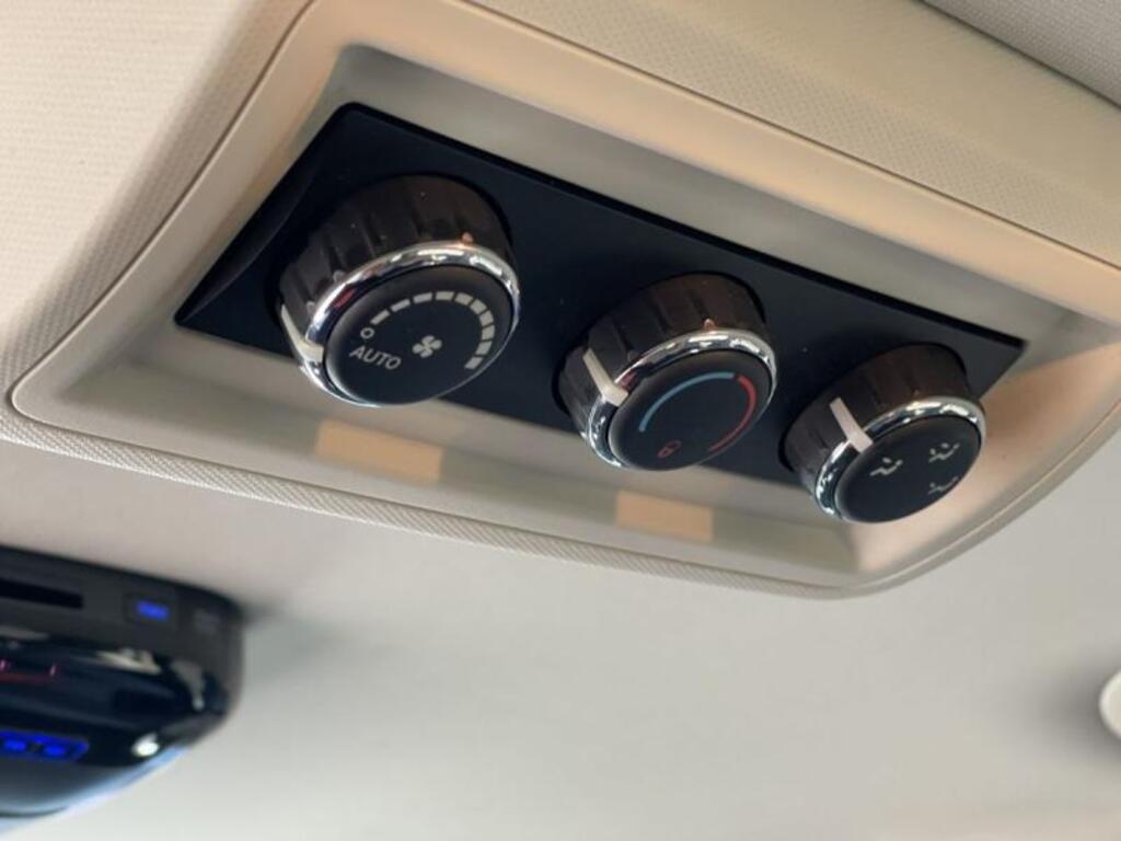 Chrysler Grand Voyager 13