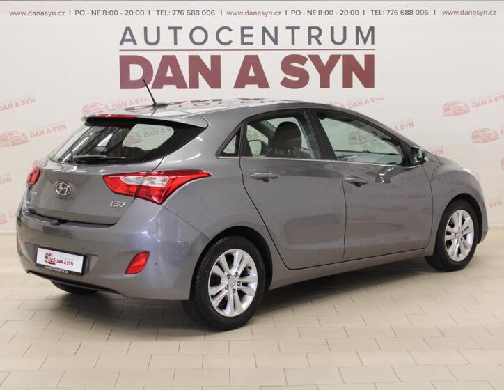 Hyundai i30 4