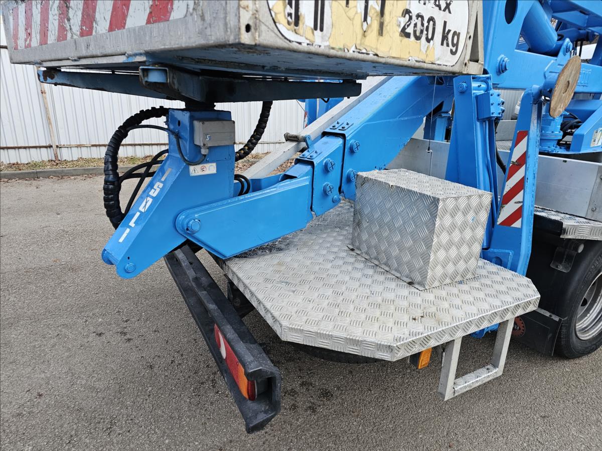 Nissan Cabstar