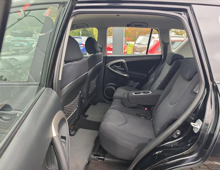 Toyota RAV4 11