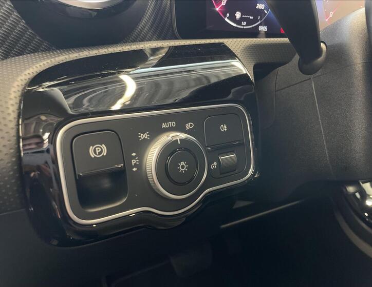 Mercedes-Benz CLA 11