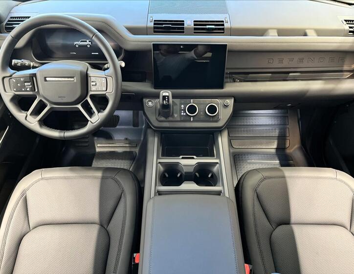 Land Rover Defender 13