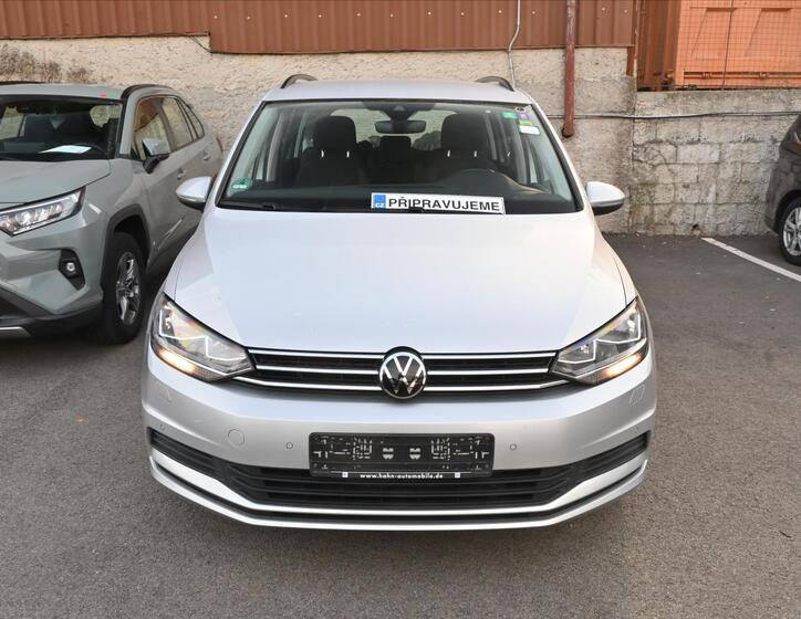 Volkswagen Touran 1