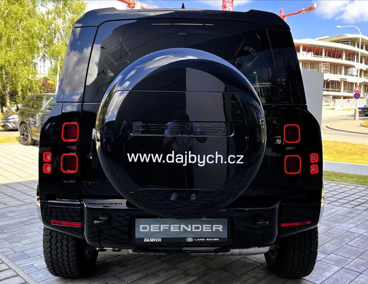 Land Rover Defender 5