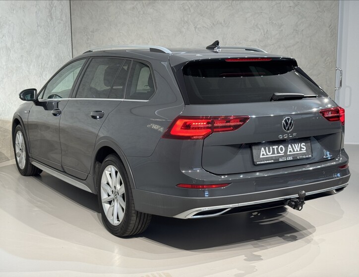Volkswagen Golf 11