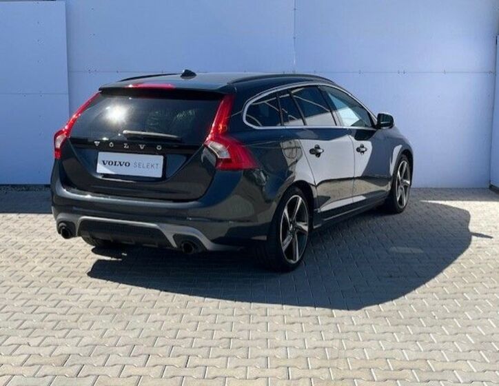 Volvo V60 9