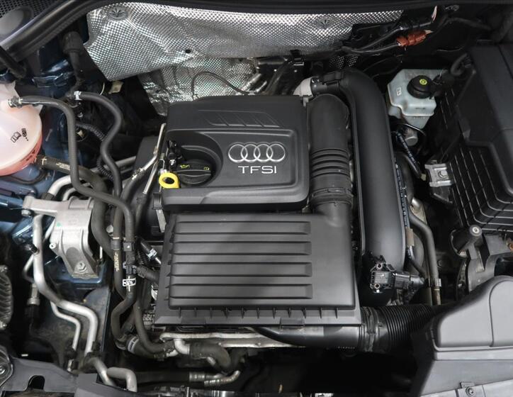 Audi Q3 9