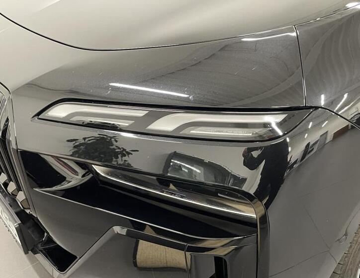BMW i7 5