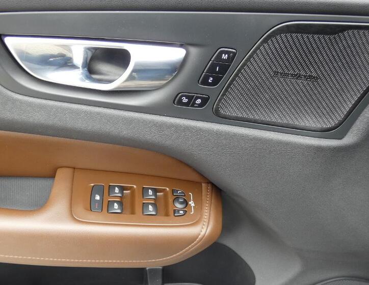 Volvo XC60 9