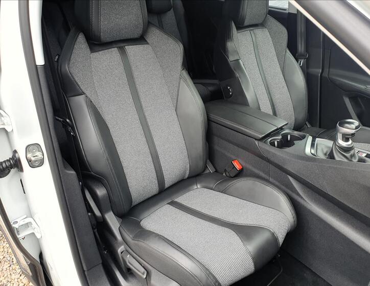 Peugeot 5008 11