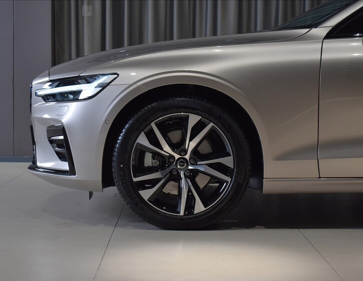 Volvo V60 8