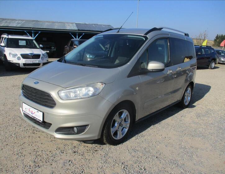Ford Tourneo Courier 1