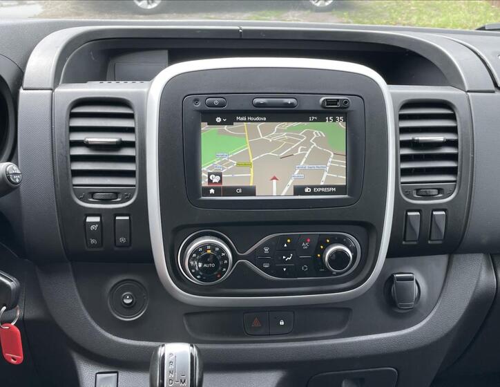 Renault Trafic 12