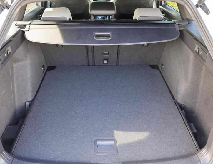 Volkswagen Golf 10