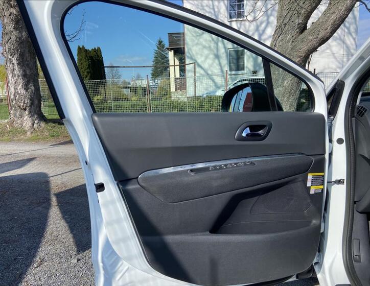 Peugeot 5008 10