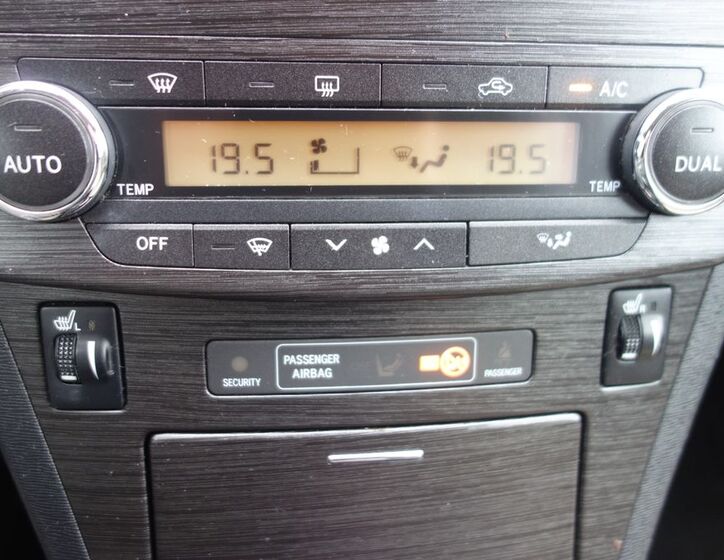 Toyota Avensis 28