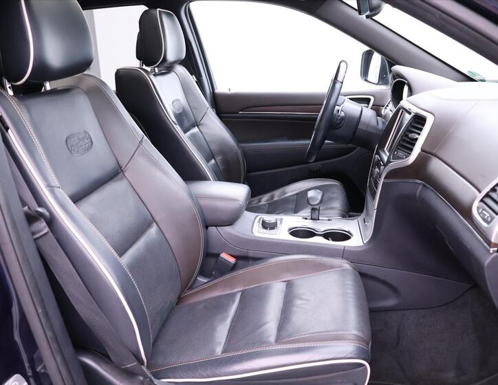 Jeep Grand Cherokee 16