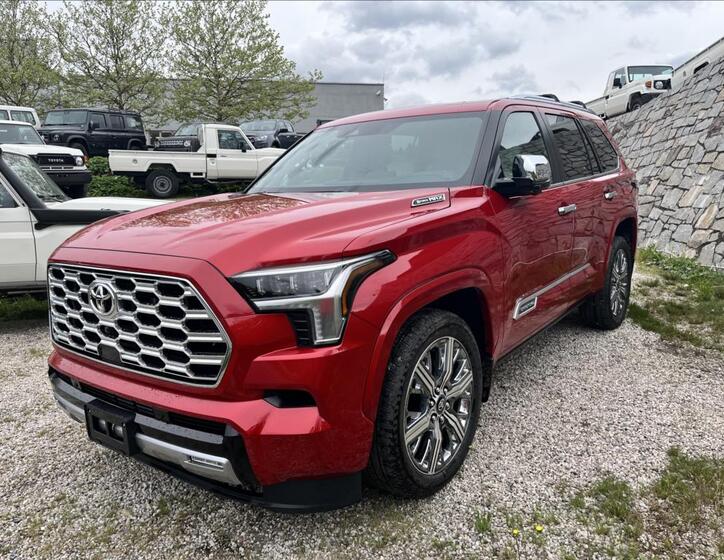Toyota Sequoia 3