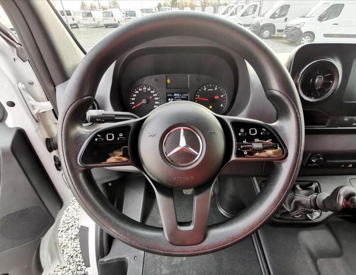 Mercedes-Benz Sprinter 13