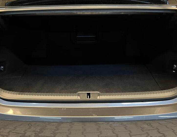 Lexus ES 300h 8