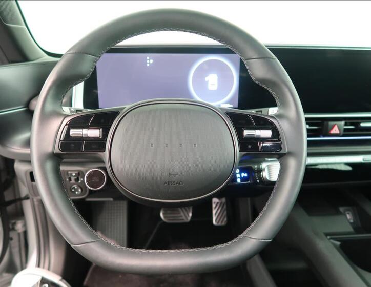 Hyundai Ioniq 6 10