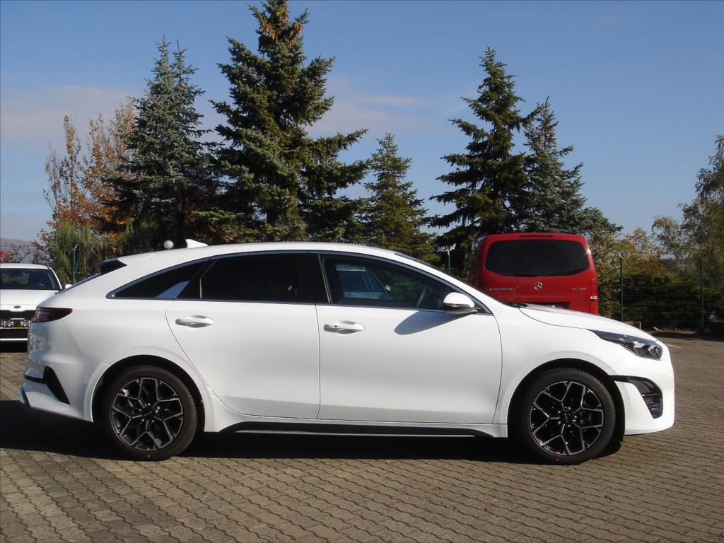 KIA ProCeed 11