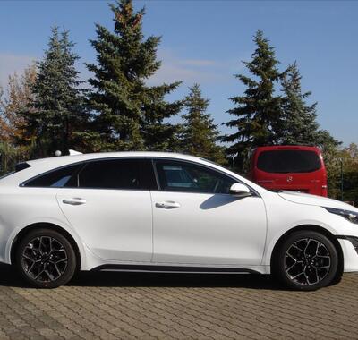 KIA ProCeed 11