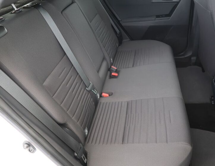 Toyota Auris 12