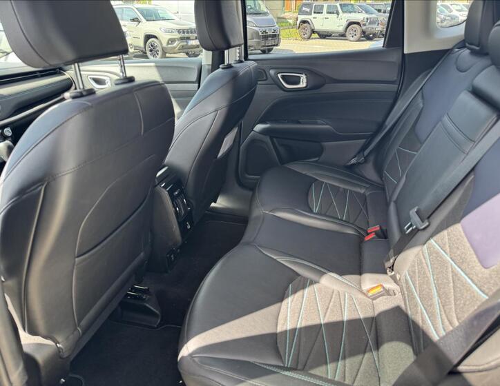 Jeep Compass 10