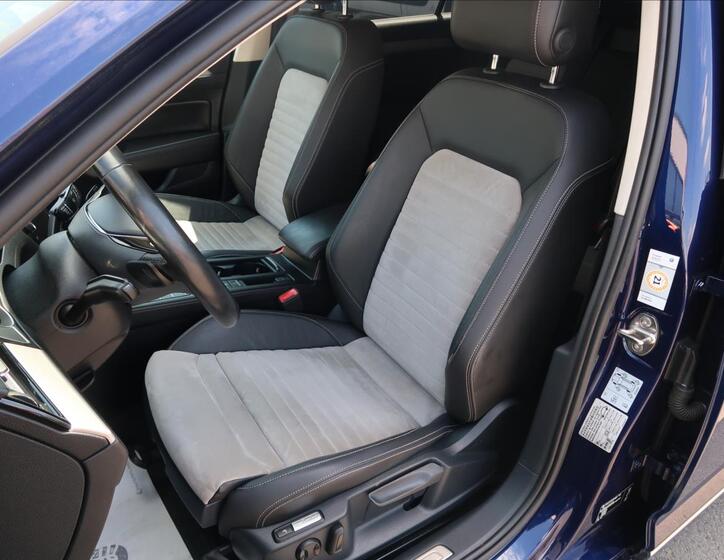 Volkswagen Passat 9
