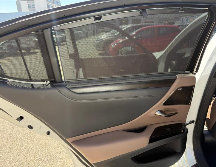 Lexus ES 300h 23