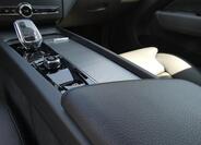 Volvo XC60 6