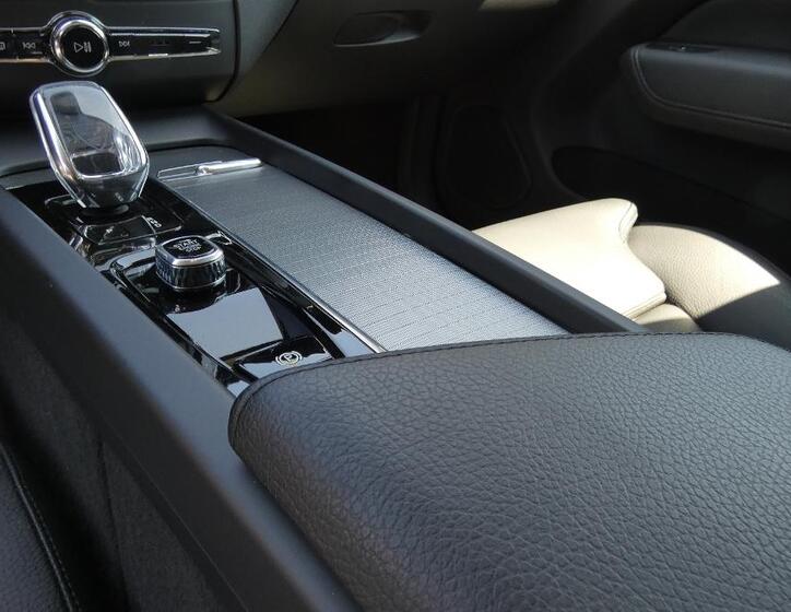 Volvo XC60 6