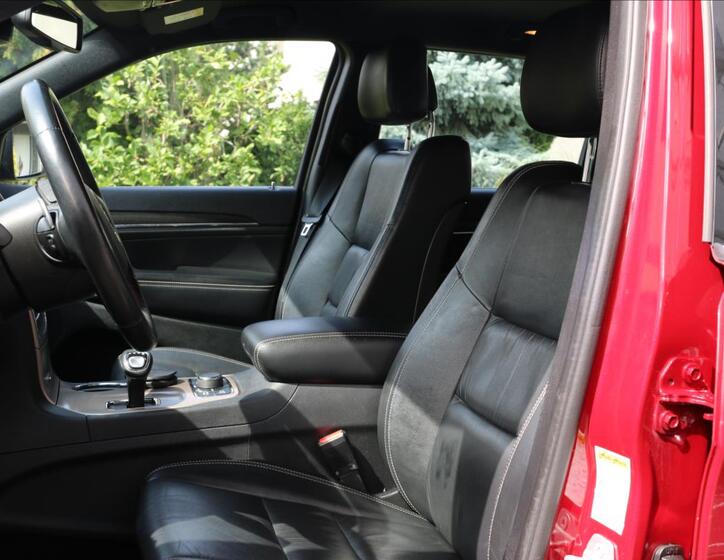 Jeep Grand Cherokee 24