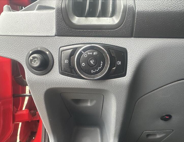 Ford Transit 19