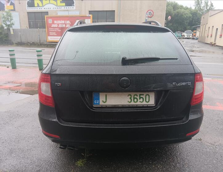 Škoda Superb 9