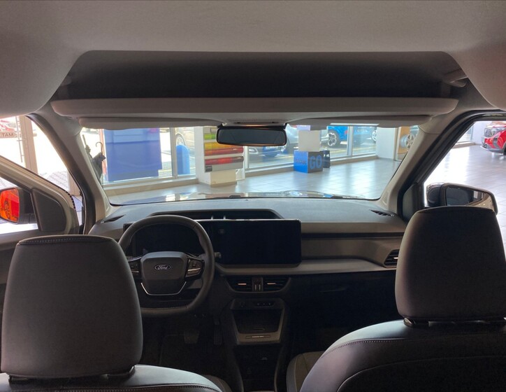 Ford Tourneo Courier 10