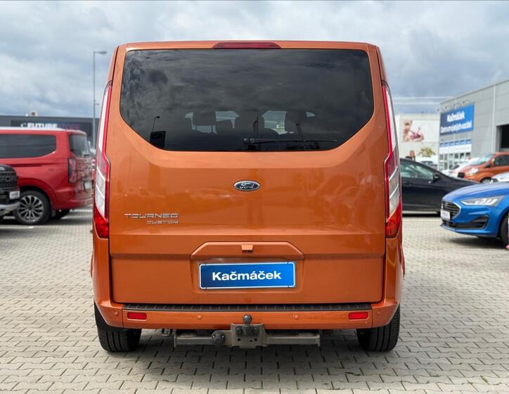 Ford Tourneo Custom 4