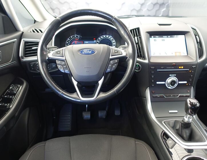 Ford S-MAX 9