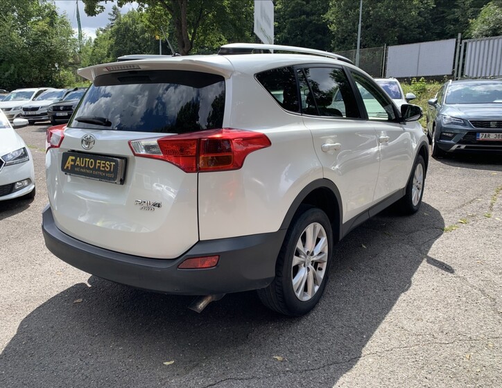 Toyota RAV4 5