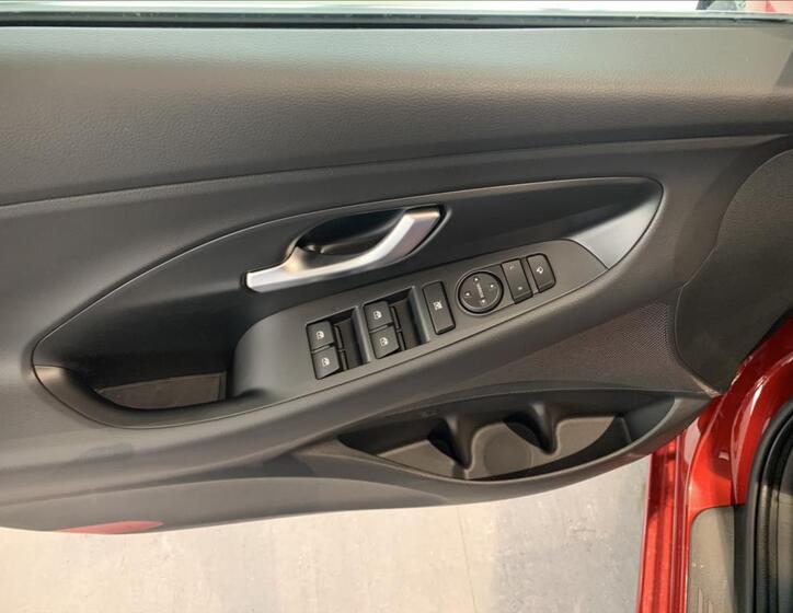 Hyundai i30 25