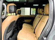 Land Rover Defender 27