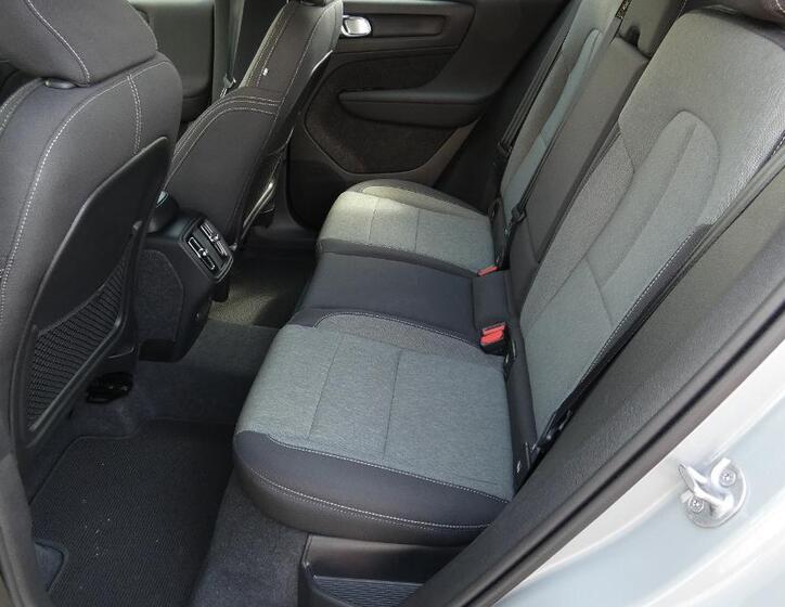Volvo XC40 18