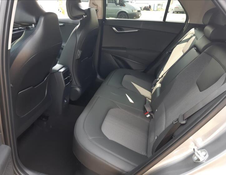 KIA Niro 9