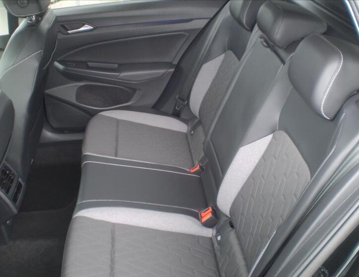 Volkswagen Golf 14