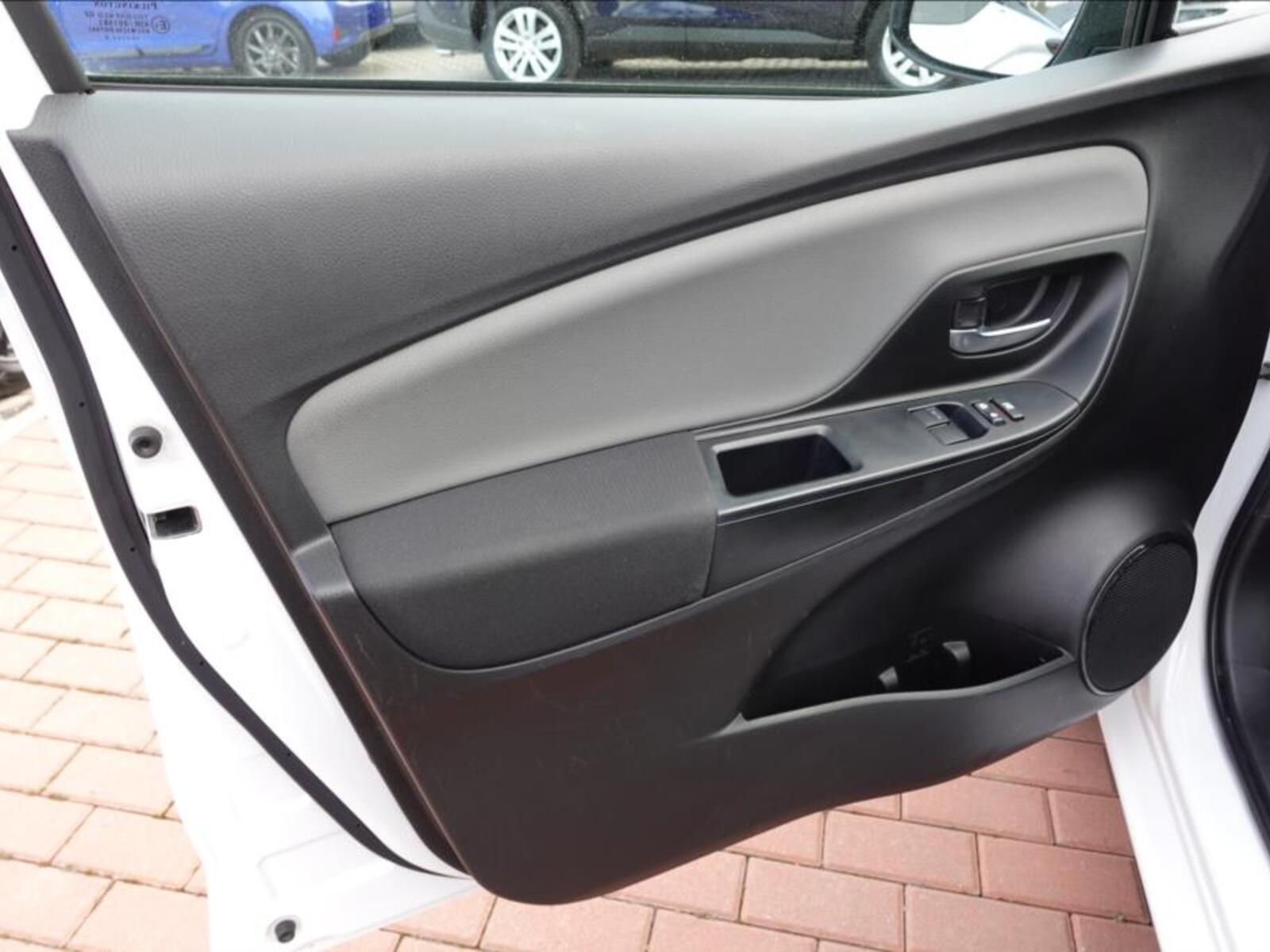 Toyota Yaris 15