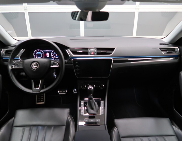 Škoda Superb 14