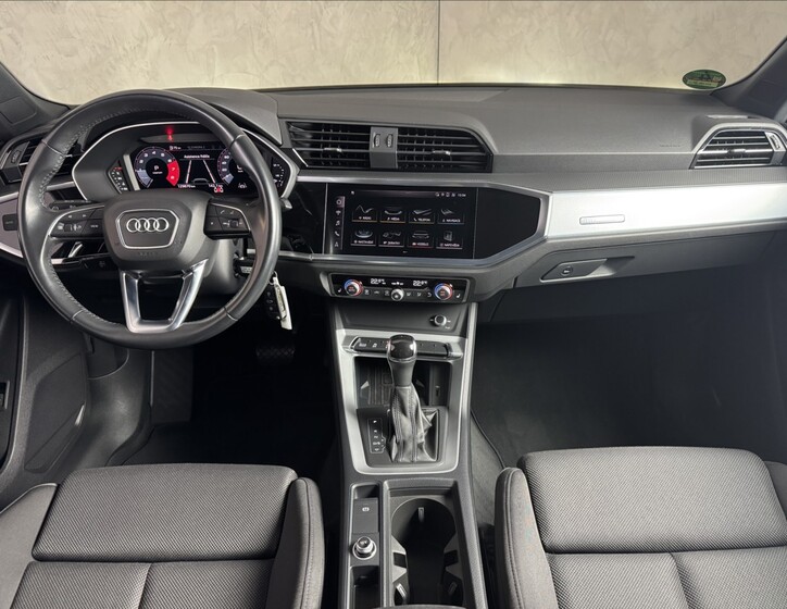 Audi Q3 16