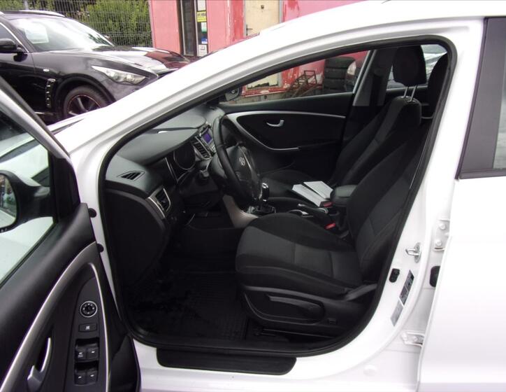 Hyundai i30 17