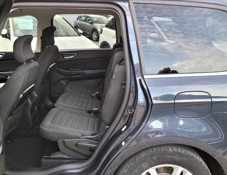 Ford Galaxy 14